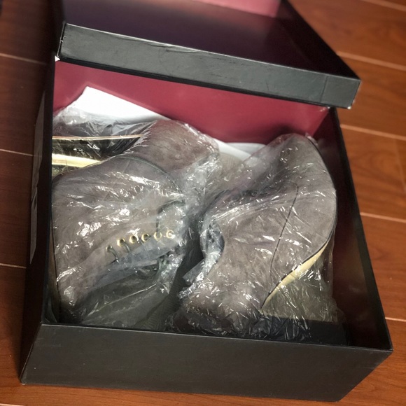 Pour La Victoire FAWCETT suede booties - Picture 6 of 6